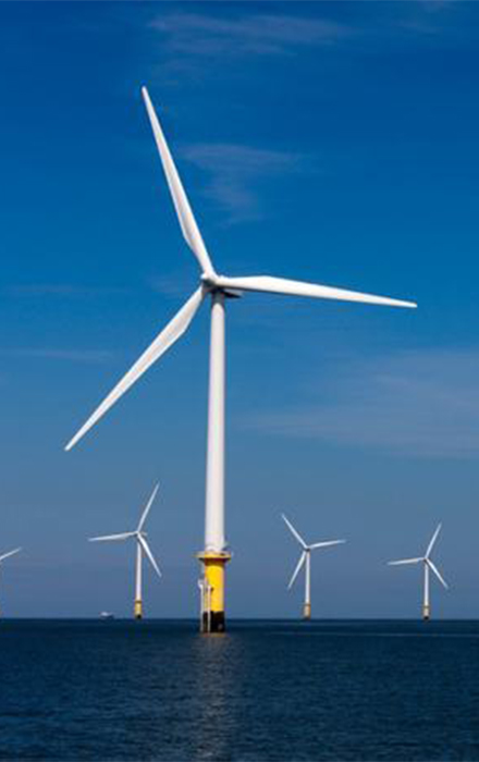 Turbina de viento en alta mar